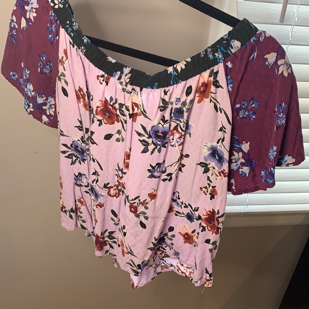 Floral top - Picture 3 of 3